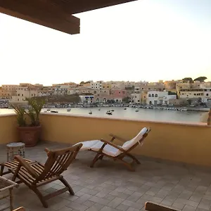 Casa vacanze Attico Sul Porto Vecchio -, Lampedusa